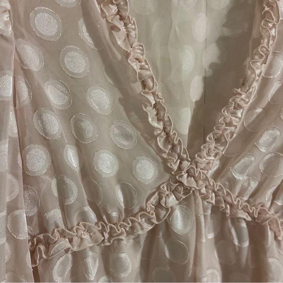 Elegant blouse. Sexy chiffon with puffed sleeves and ruffled V-neck - Pre-Owned - Picture 7 of 11